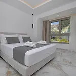Stunning Anomera Villa