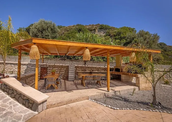 Stunning Anomera Villa