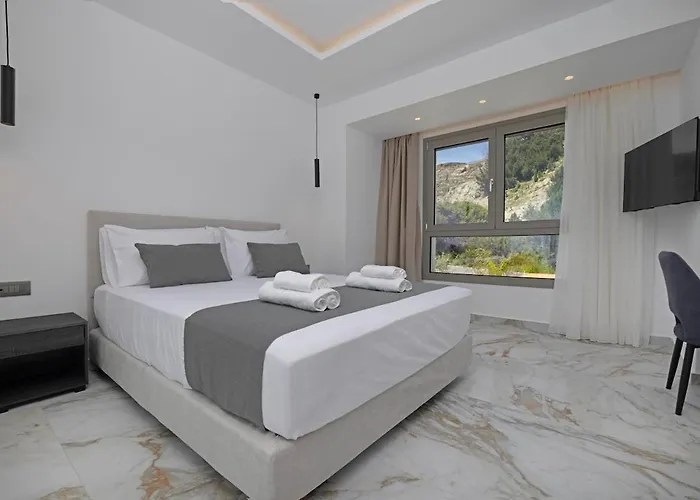 Stunning Anomera Villa